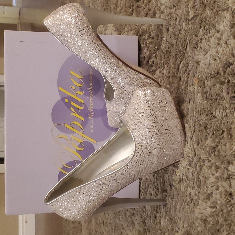 Heels - Picture 2 of 4